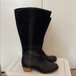 Women's Black Leather Knee-High Boots